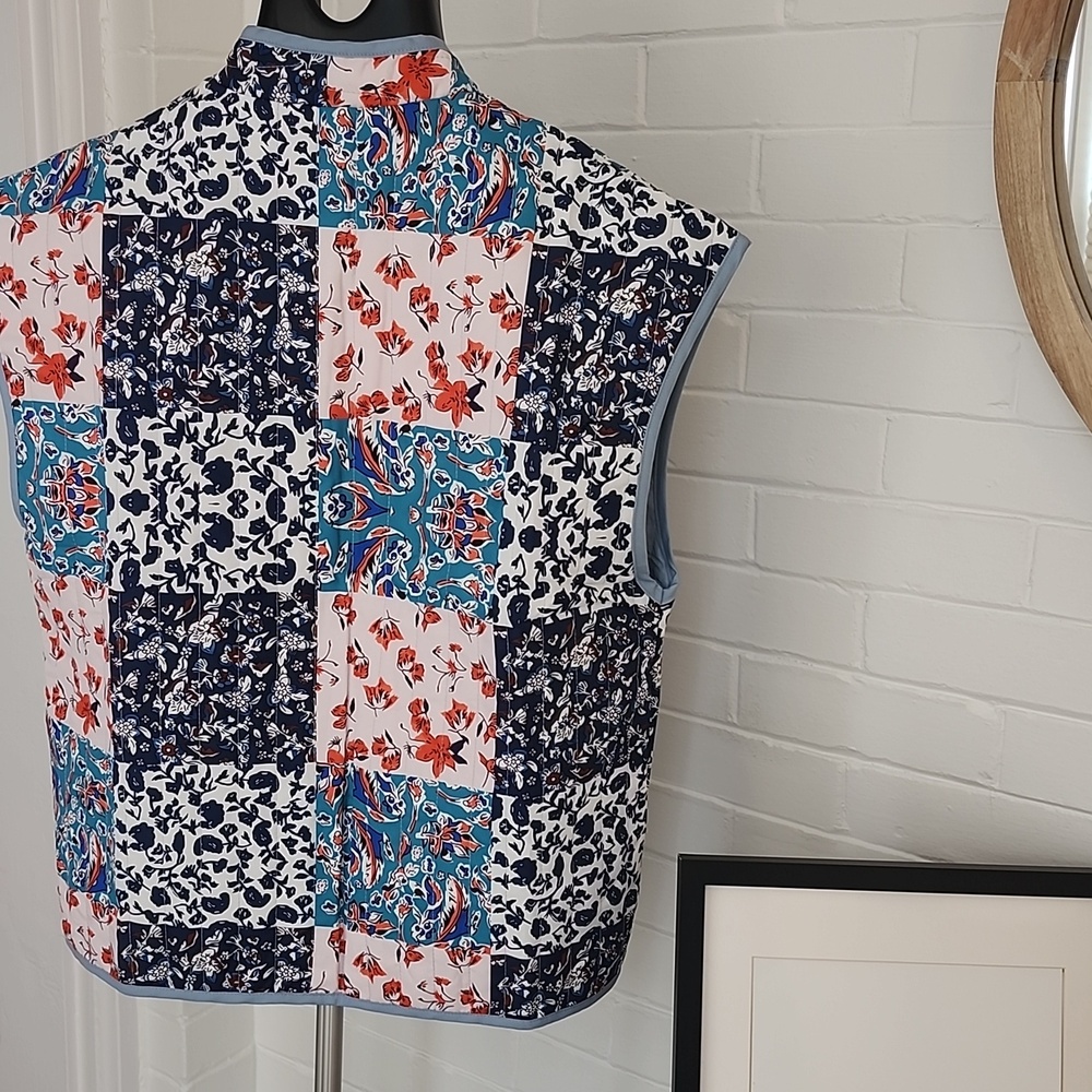 Quilted Vest, Medium - Picture 5 of 6